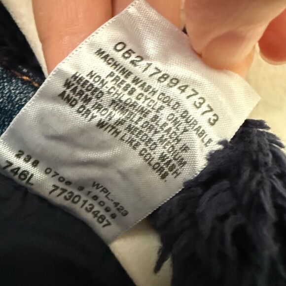 Brand New Levi's Women's Size Small Fauc Fur Collared Denim Trucker Jacket - Picture 10 of 11